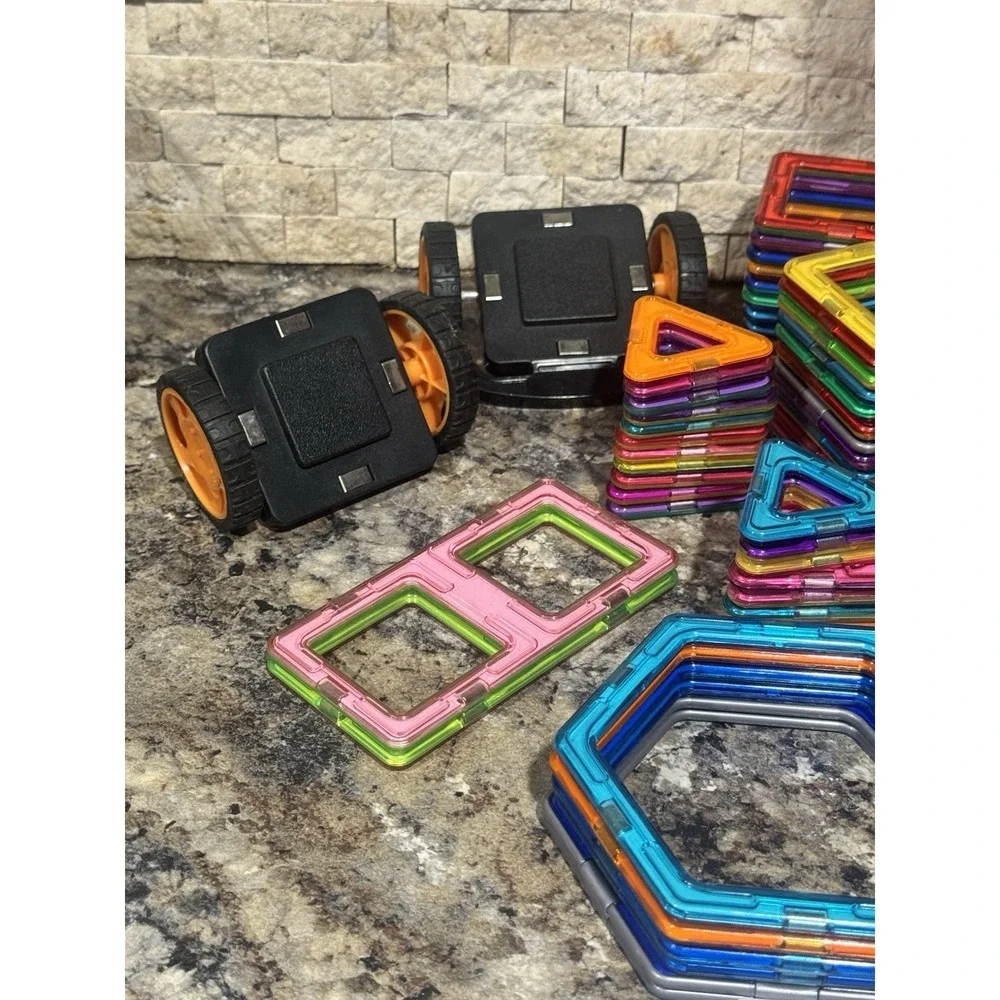Magformers Magnetic Building Tiles Blocks Lot of 166 Assorted Colors & Shapes